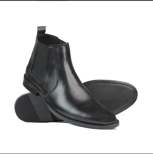 Rash Enterprise men's black leather chelsea boots with elastic side panels and sleek design